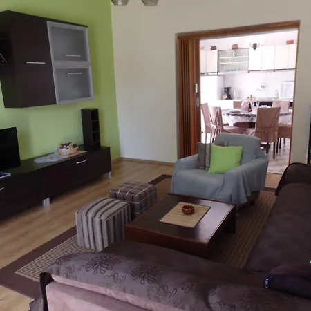 Apartment Suzy - 80m From The Sea