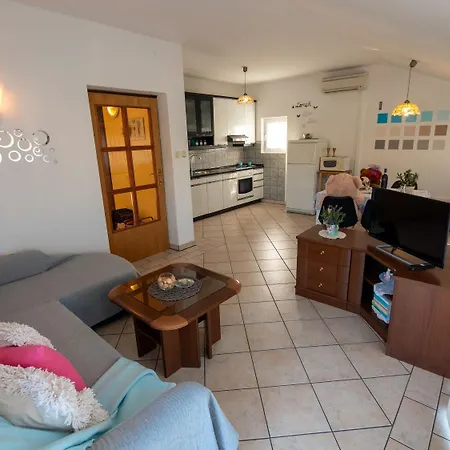 Suzy Supetarska Draga