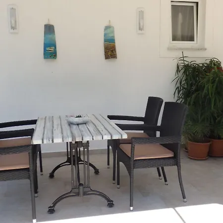 Suzy - 80m From The Sea Apartment Supetarska Draga