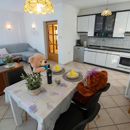 Apartment Suzy - 80m From The Sea *