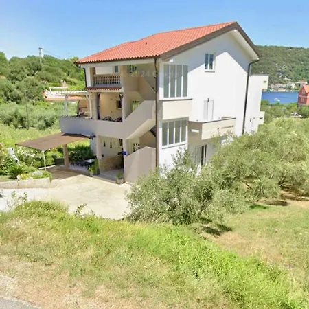 Apartment Suzy - 80m From The Sea