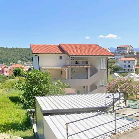 Apartment Suzy - 80m From The Sea *